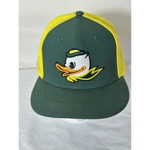 Nike True Dri-Fit University of Oregon Ducks Breathable Bucket Hat Green/Yellow